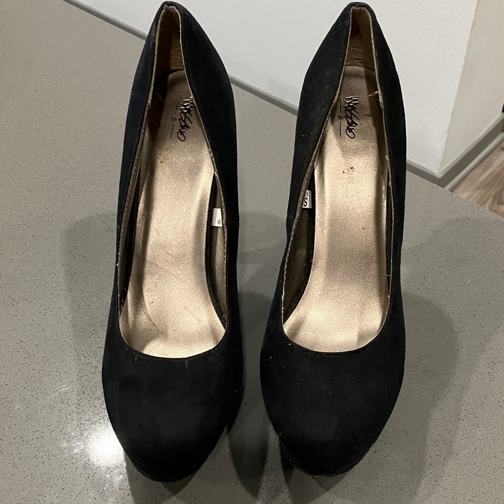 Mossimo Supply Co. Black Heels with Gold Interior